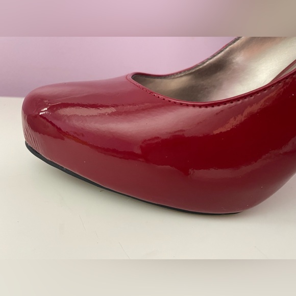 ⭐️ Red Heels - Picture 6 of 6